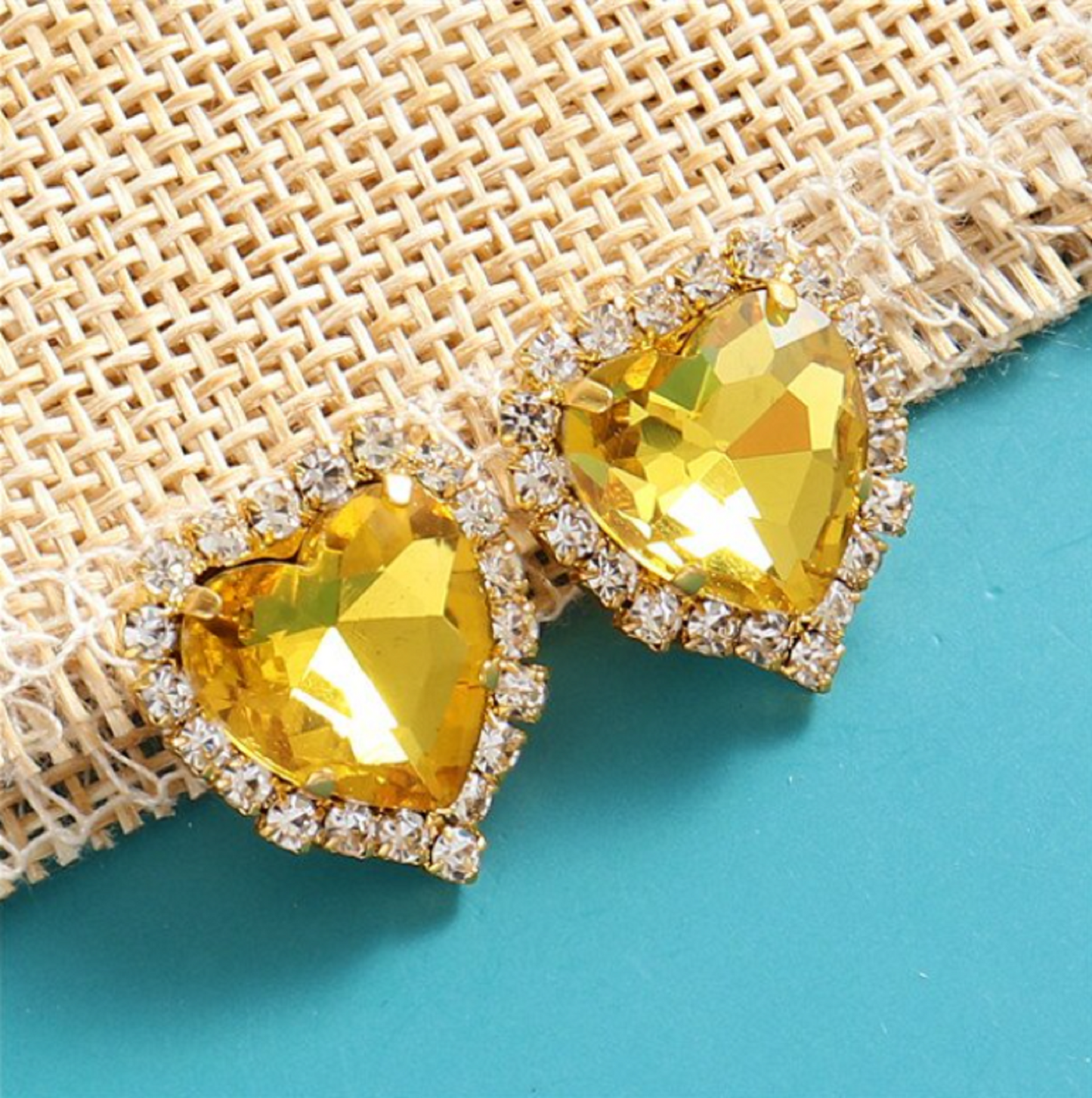 (S17G)  10 Pcs / 8mm / Gold Base Sew On Rhinestone Heart