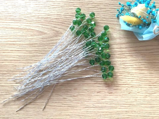 20 Stems / 8mm / Flower Bead Sprays FS85