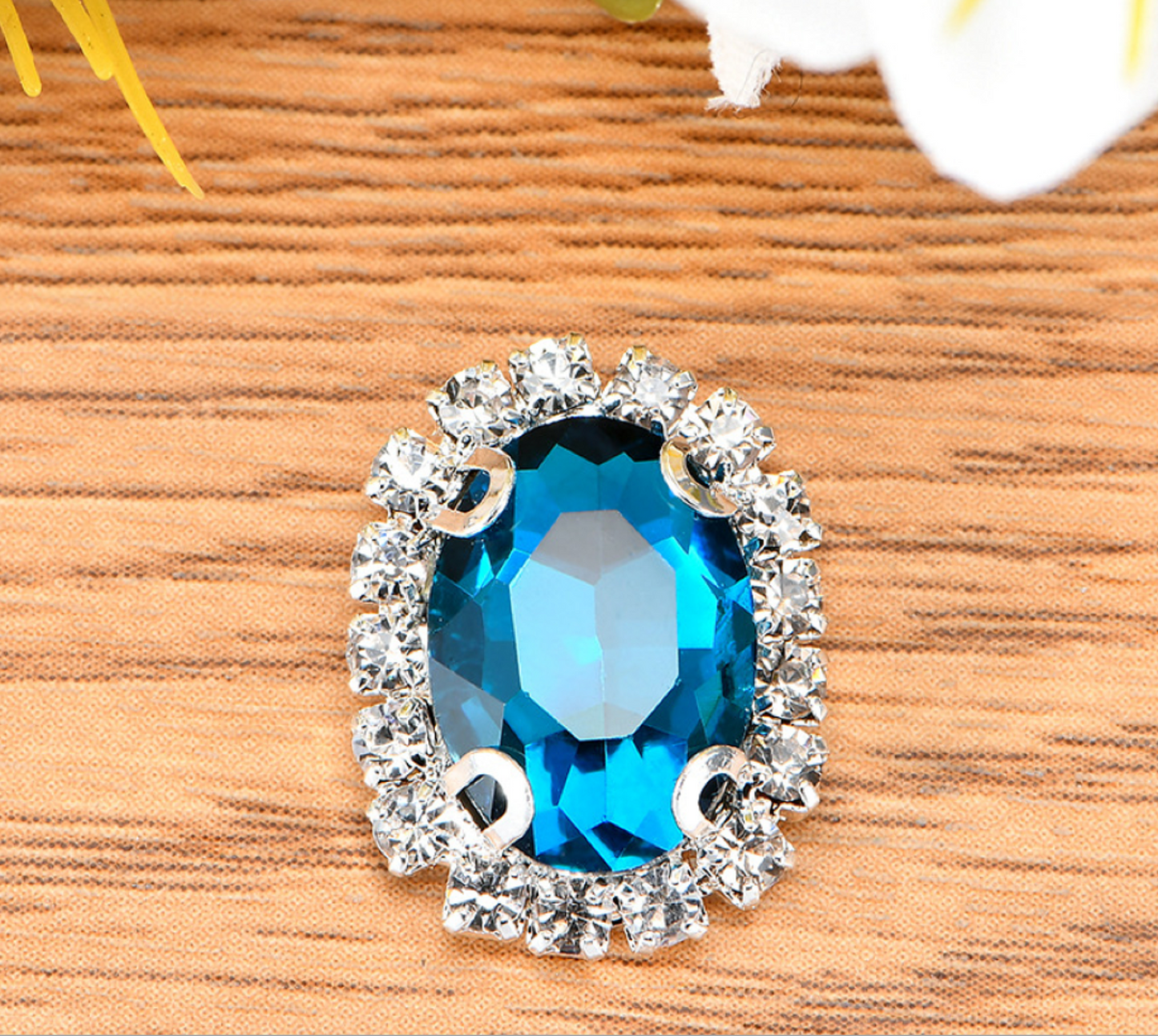 (S12G) 10 Pcs / 12 x 14mm / Gold Base Sew On Oval Crystal