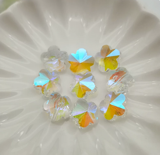 (Y232)  10 Pcs / 14mm / Quality Triangle Crystal Glass Beads, DIY Jewellery Making