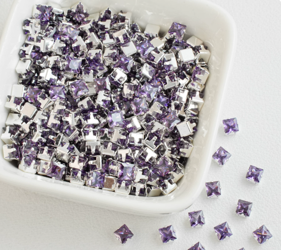 25 pcs / Silver Plated Square Glass Sew-On Crystals, Jewellery Making S70