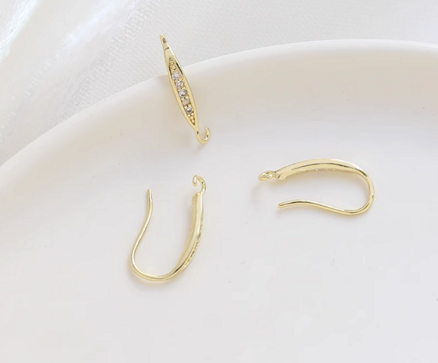 (EK111) 10 pcs / Gold Plated Earrings Hoop