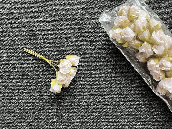 30 Pcs / 2cm Mini Artificial Flowers  SF005