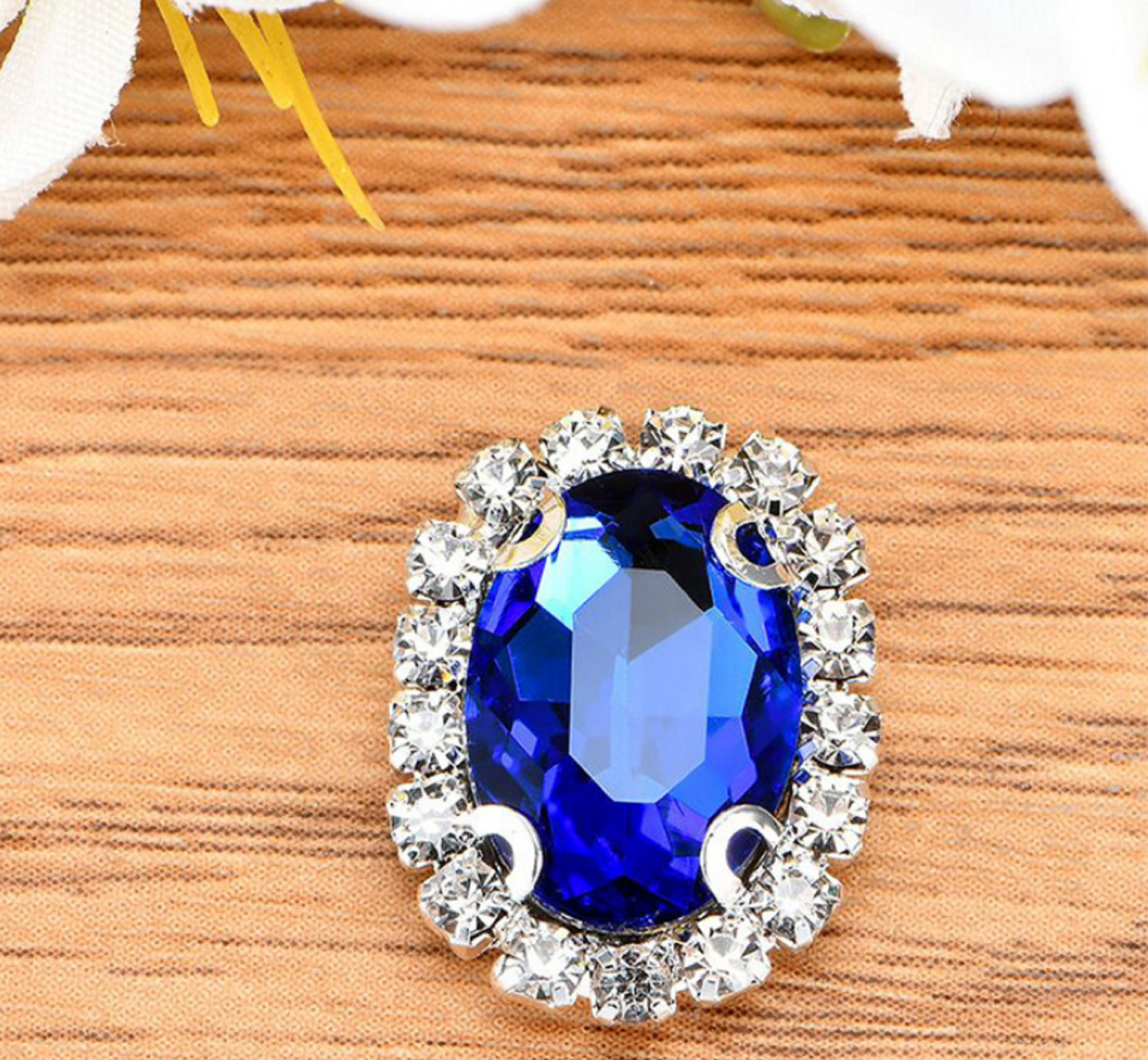 (S12S)  10 Pcs / 12 x 14mm / Silver Base Sew On Oval Crystal