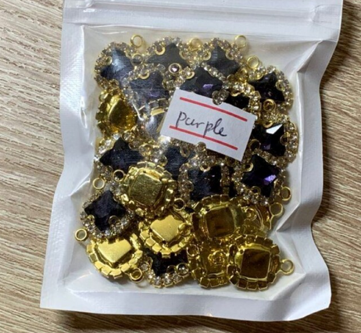 (C050G) 10 Pcs /  14mm / Gold Base Rhinestone Square Connector