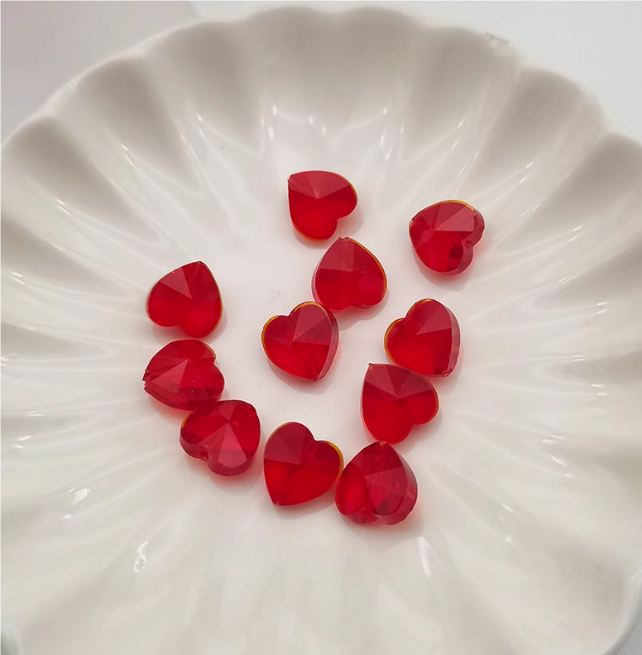 (Y205) 15 Pcs / 10mm / High Quality straight Hole Glass Heart Beads, DIY Jewellery Making