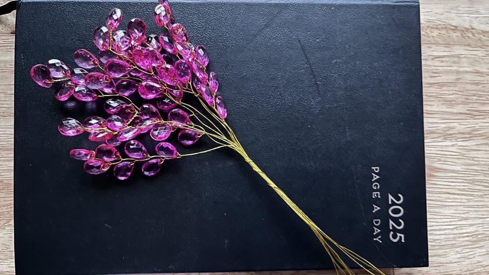 10 Stems / Crystal Bead Leaf Spray  FS21G (MIXED)