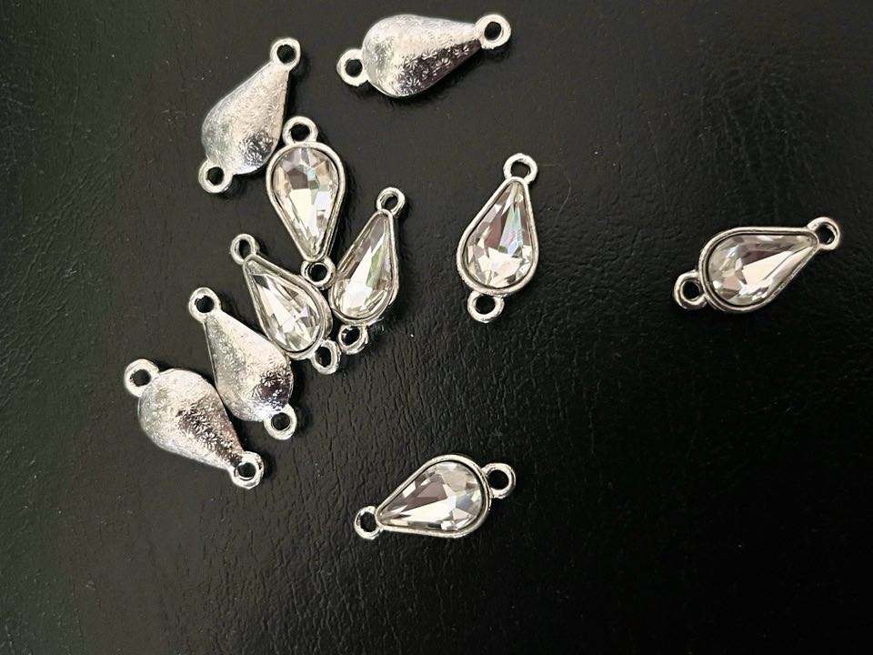 (P045S)  10 Pcs / 13 x 23mm / Double Loops Silver Base Rhinestone Heart Connector