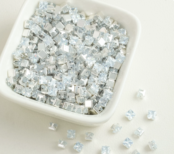 25 pcs / Silver Plated Square Glass Sew-On Crystals, Jewellery Making S70