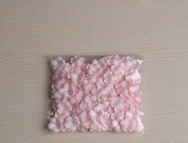 50 pcs / White / Organza, Silk / Fabric Flower Petals SF88