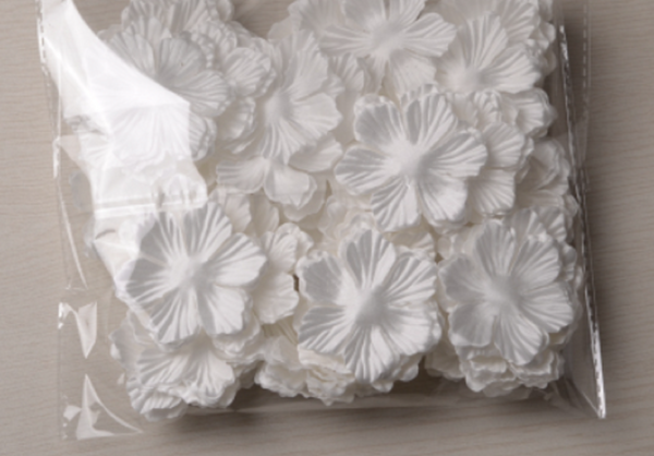 50 pcs / White / Organza, Silk / Fabric Flower Petals SF89