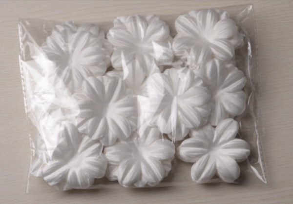 50 pcs / White / Organza, Silk / Fabric Flower Petals SF89