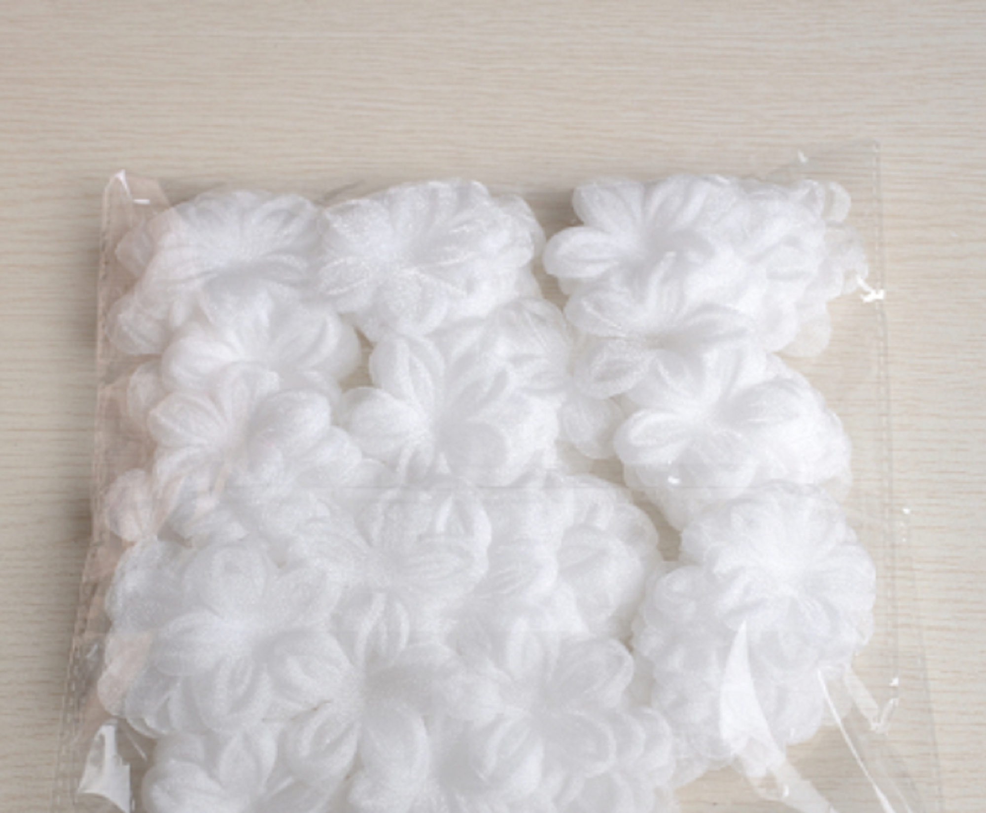 50 pcs / White / Organza, Silk / Fabric Flower Petals SF89