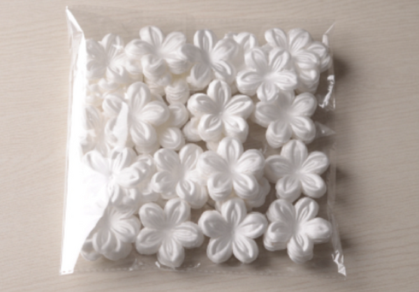 50 pcs / White / Organza, Silk / Fabric Flower Petals SF89