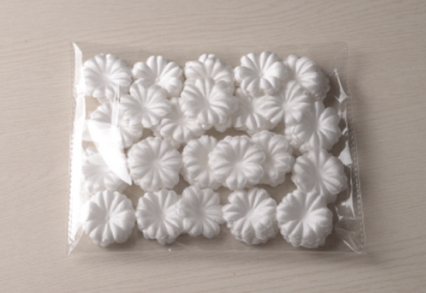 50 pcs / White / Organza, Silk / Fabric Flower Petals SF88