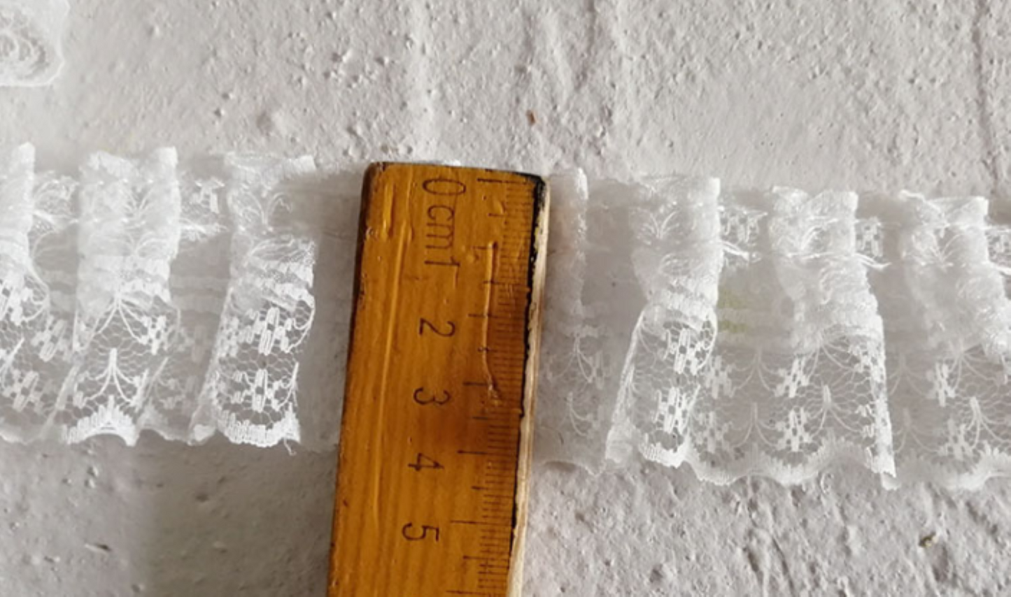 2 meters / 4.5cm / Off White, Pink / Lace Trim  LF022