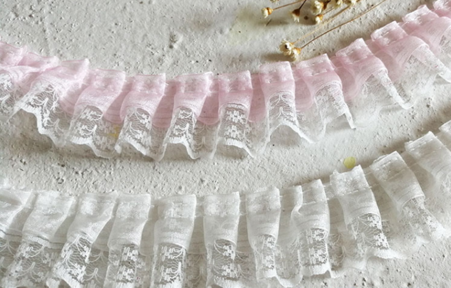 2 meters / 4.5cm / Off White, Pink / Lace Trim  LF022