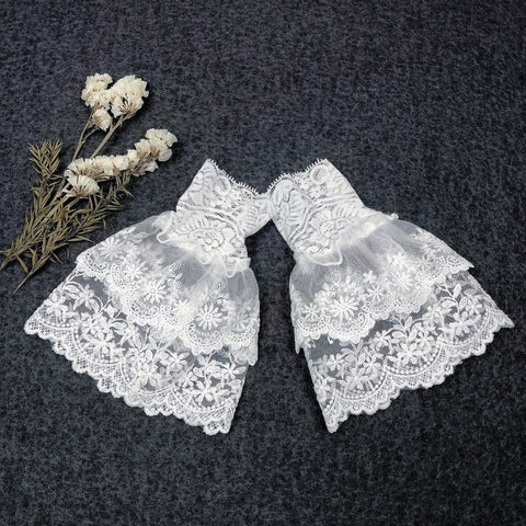 2 pcs / Off White Fake Lace Sleeve Cuffs, False Wrist Cuffs, Removable Wrist Cuffs   SCW053