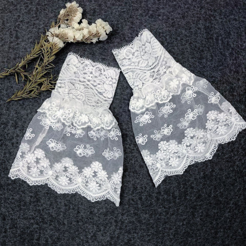 2 pcs / Off White Fake Lace Sleeve Cuffs, False Wrist Cuffs, Removable Wrist Cuffs   SC055(W)