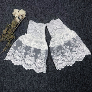 2 pcs / Off White Fake Lace Sleeve Cuffs, False Wrist Cuffs, Removable Wrist Cuffs   SC056(W)