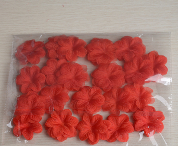 50 pcs / White / Organza, Silk / Fabric Flower Petals SF91