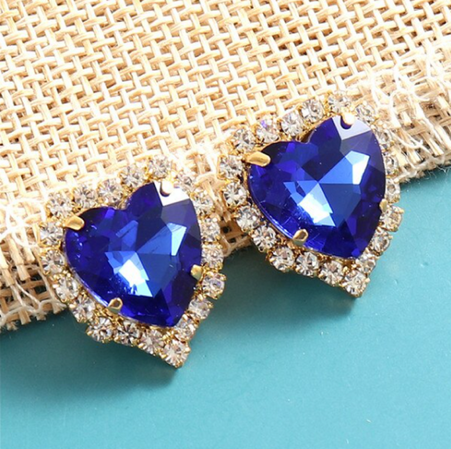 (S17G)  10 Pcs / 8mm / Gold Base Sew On Rhinestone Heart