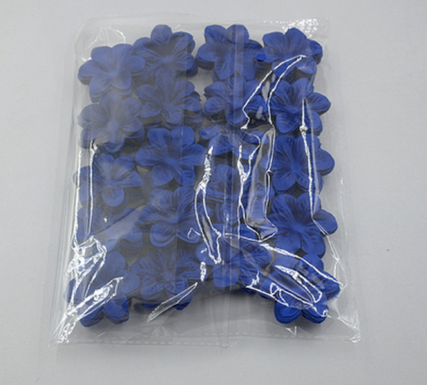 50 pcs / White / Organza, Silk / Fabric Flower Petals SF91