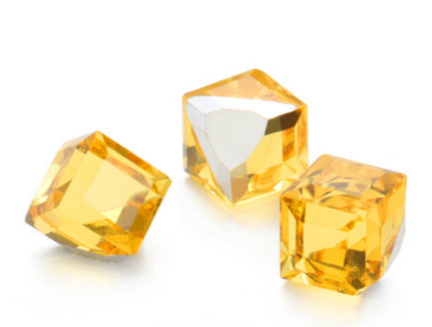 10 pcs / 8mm No Hole Faceted Glass Square Cut Beads