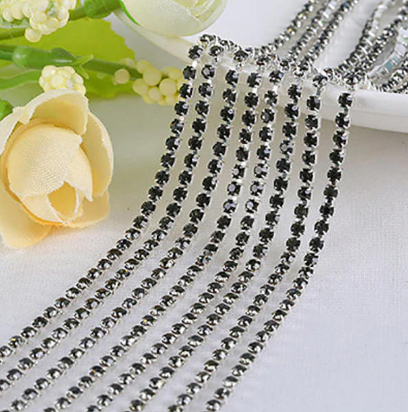 3 meters / 2.5mm / Rhinestone Diamante Chain C23