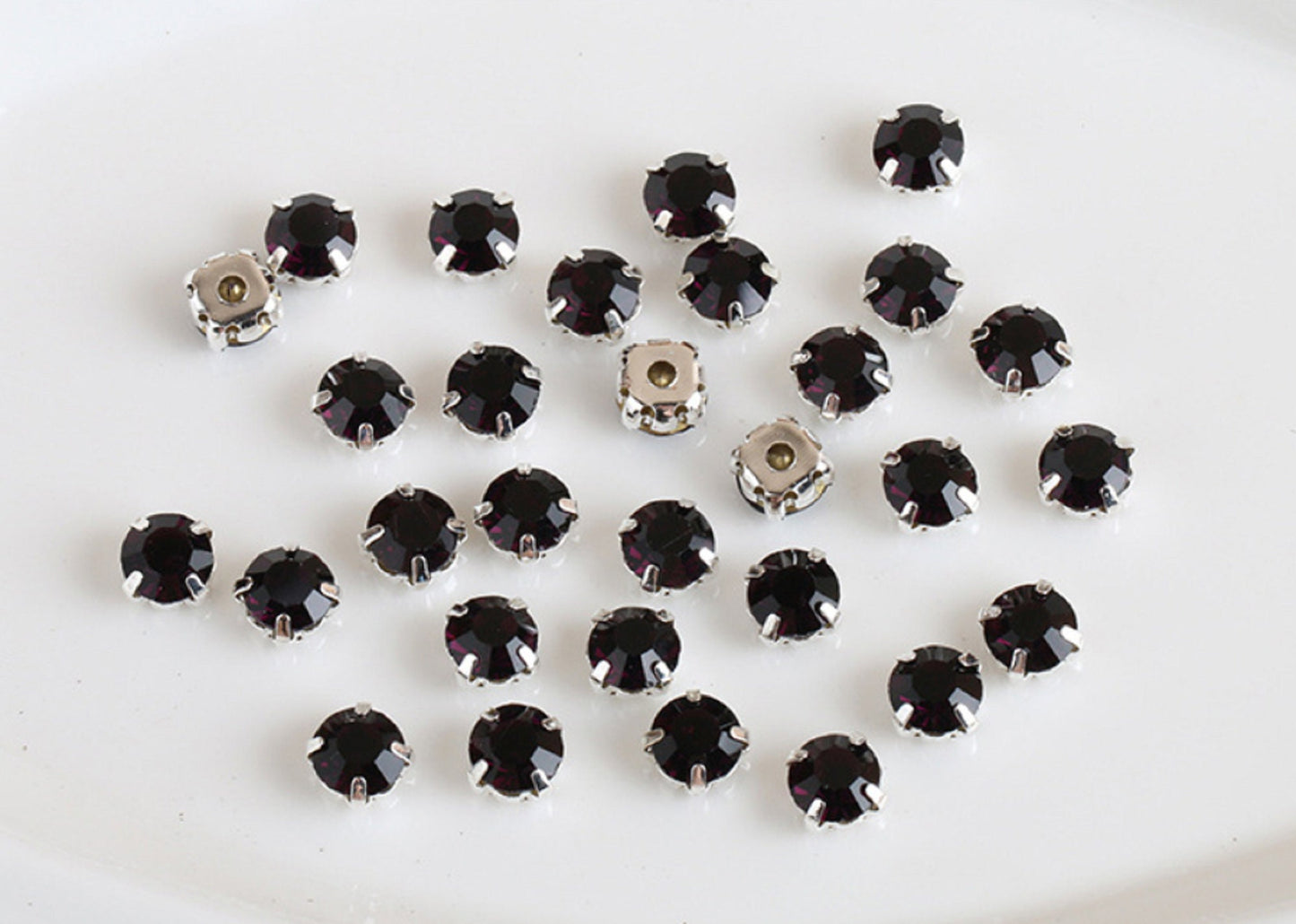 (S31S)  100 Pcs / 4mm / Sew On Silver Colour Base Rhinestones
