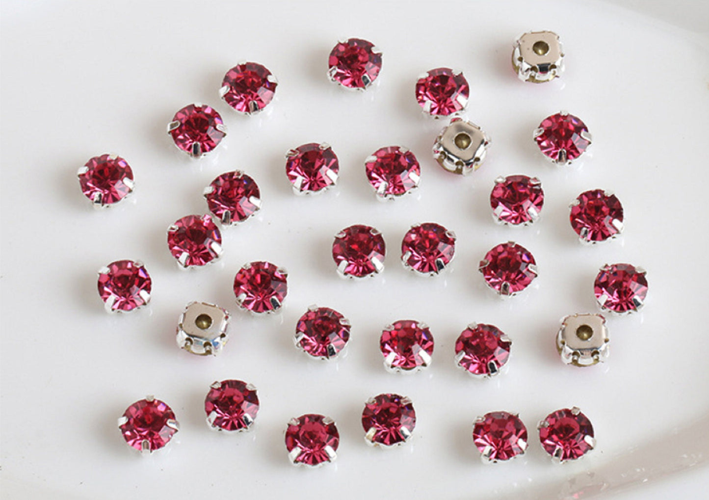(S31S)  100 Pcs / 4mm / Sew On Silver Colour Base Rhinestones