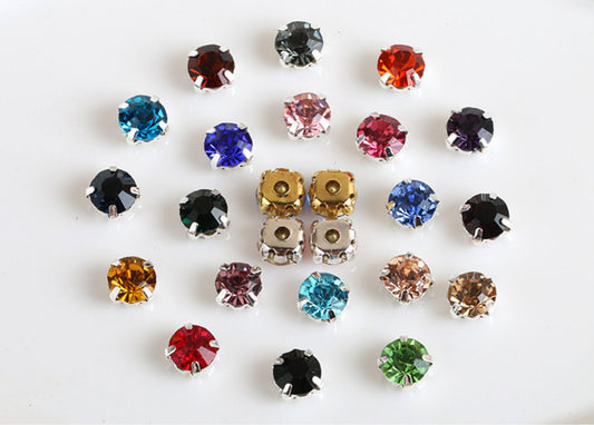 (S31S)  100 Pcs / 4mm / Sew On Silver Colour Base Rhinestones