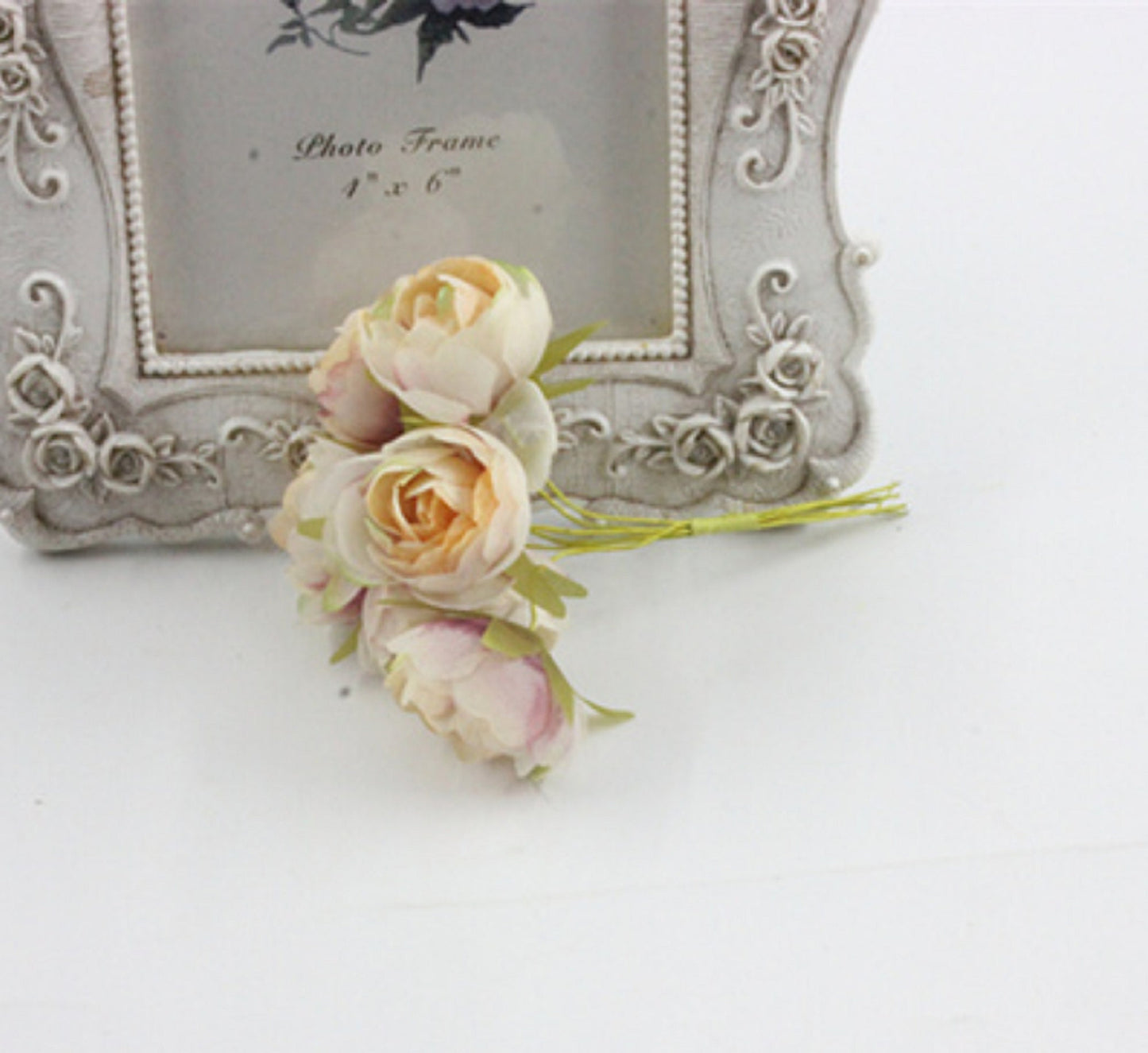 30 Pcs / 4cm Artificial Flowers  SF012