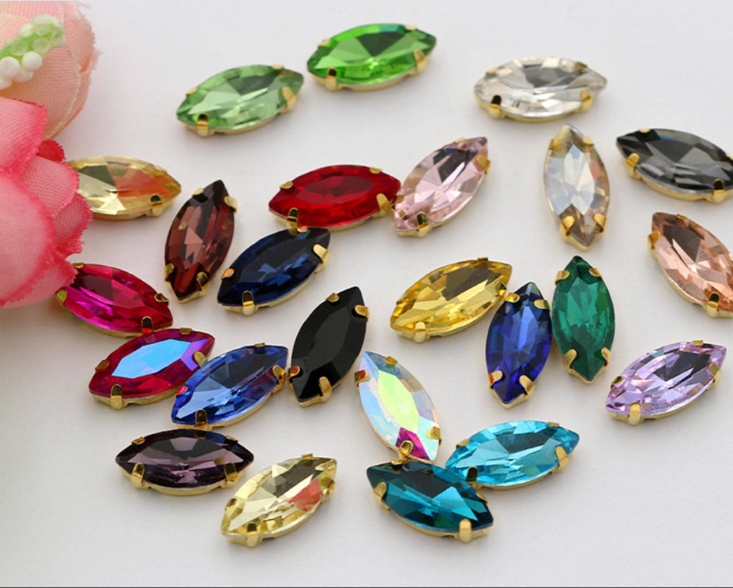 ( S18G)  50 Pcs / 10mm, 15mm / Sew On Gold Base Crystal Horse Eye