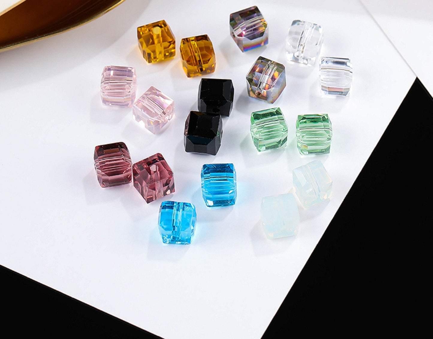 20 pcs / Square Cube Glass Beads   P01