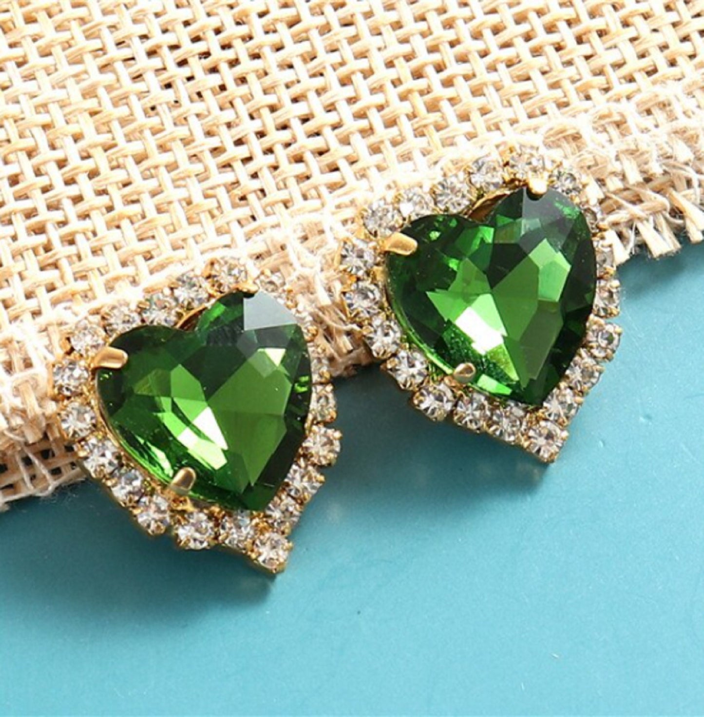 (S17G)  10 Pcs / 10mm / Gold Base Sew On Rhinestone Heart