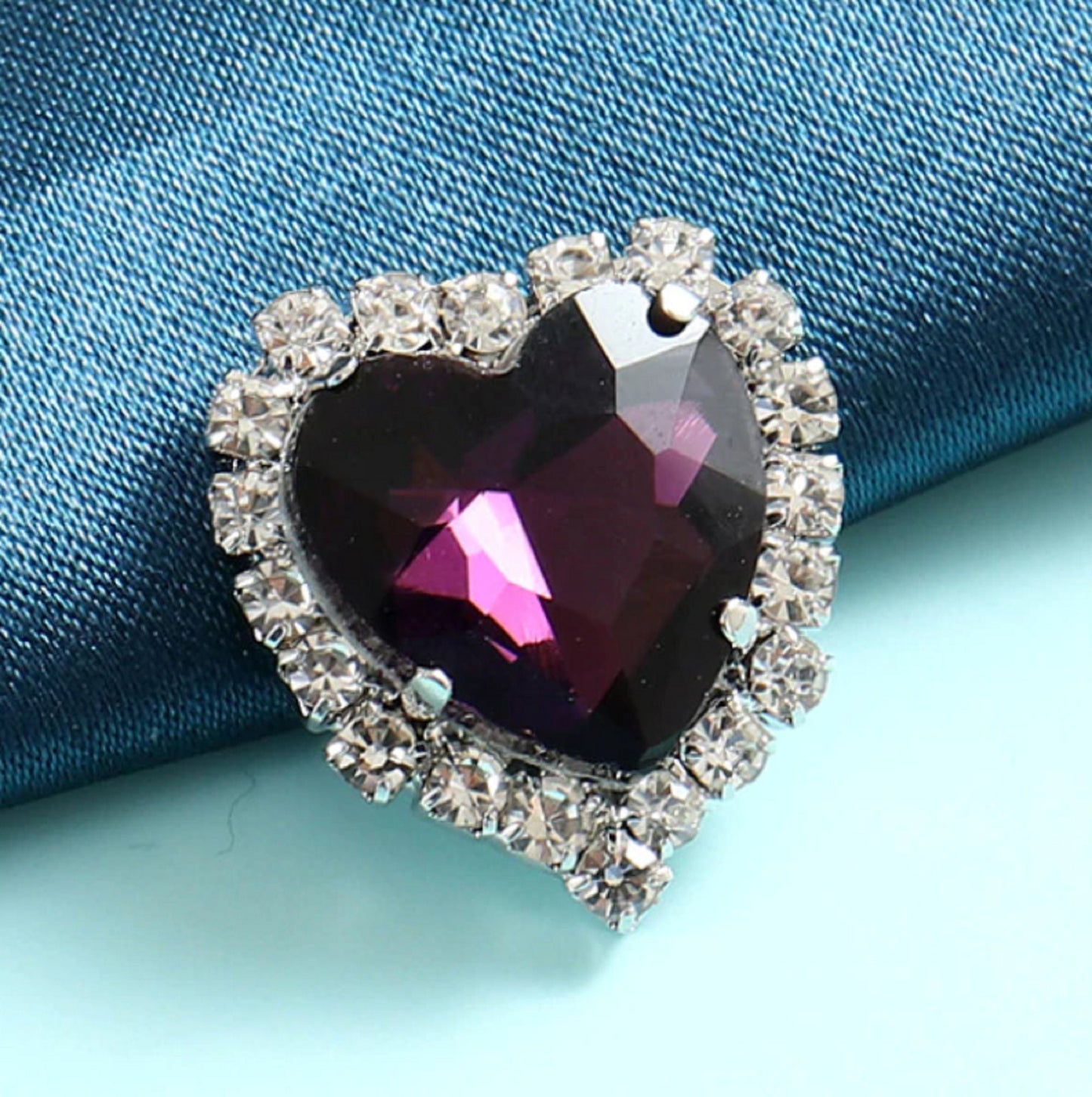 (S17G)   10 Pcs / 14mm / Gold Base Sew On Rhinestone Heart
