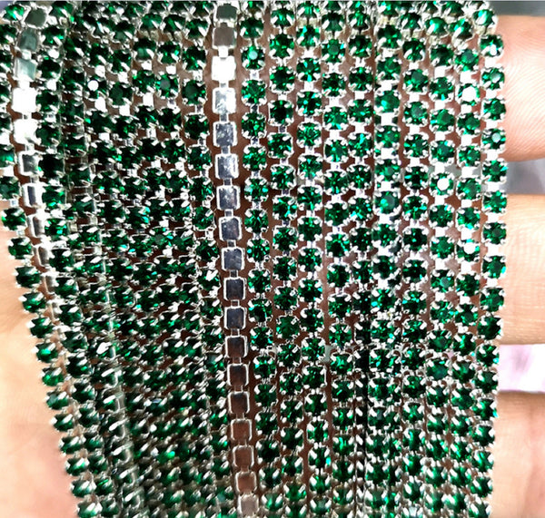 3 meters / 2.5mm / Rhinestone Diamante Chain C23