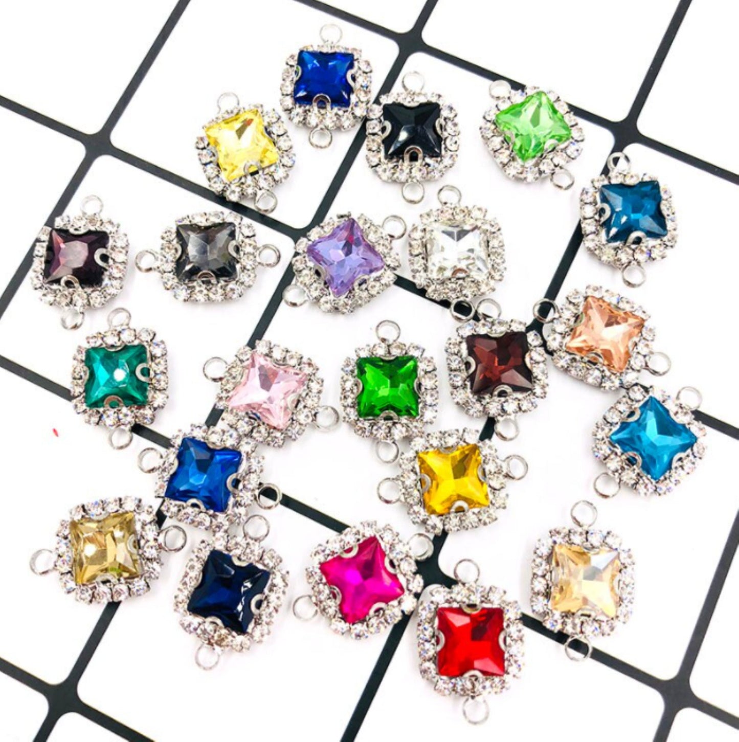 (C050G) 10 Pcs /  14mm / Gold Base Rhinestone Square Connector