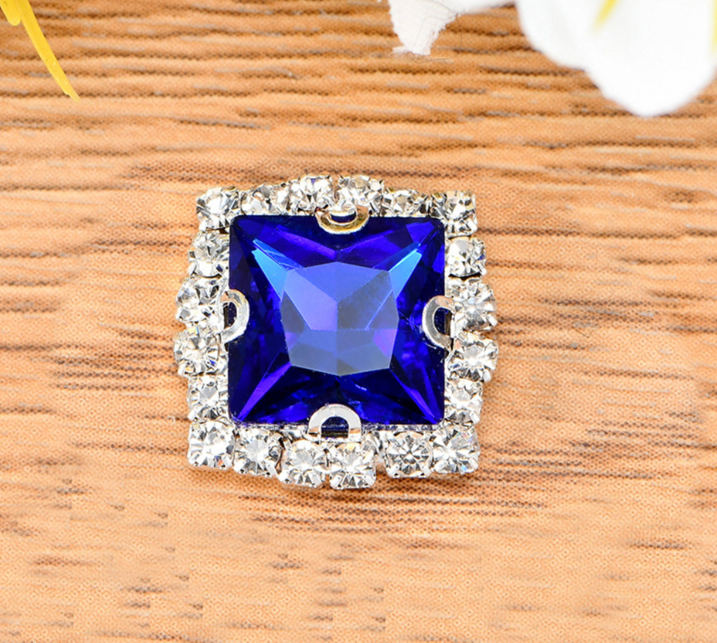 (S38S)  10 Pcs / 14mm / Silver Base Sew On Square Rhinestone