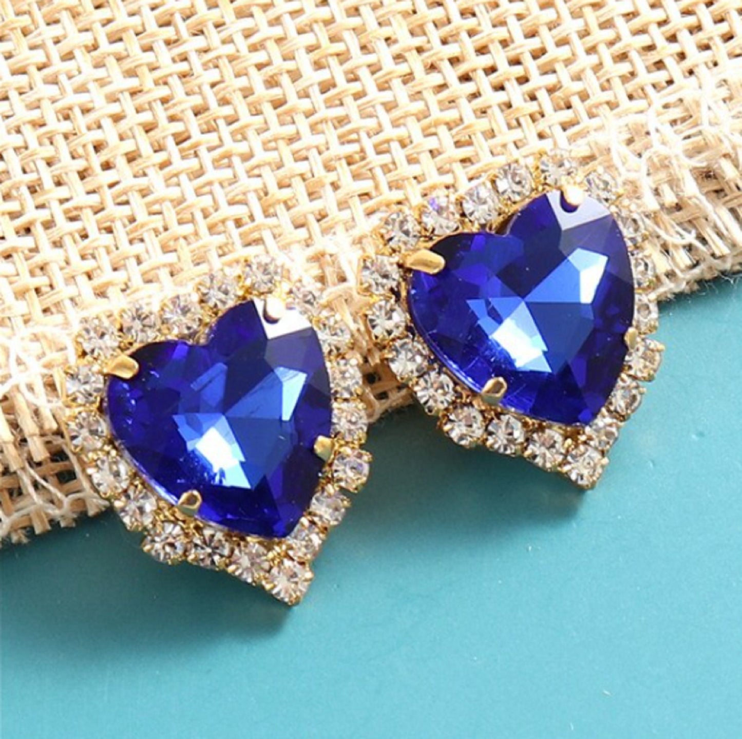 (S17G)  10 Pcs / 10mm / Gold Base Sew On Rhinestone Heart