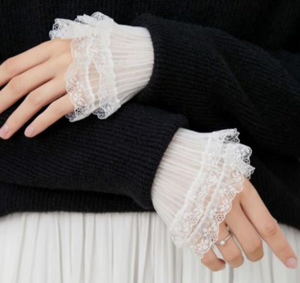 2 pcs / Off White Fake Lace Sleeve Cuffs, False Wrist Cuffs, Removable Wrist Cuffs  SC023(K)