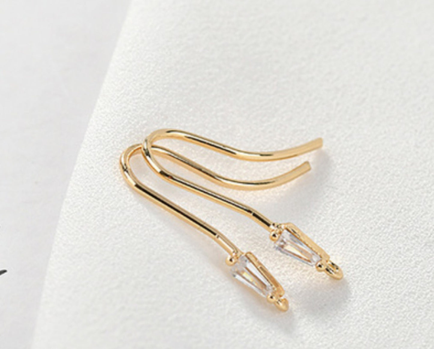 (EK36) 10 pcs / Gold Plated Crystal Earrings Hoop