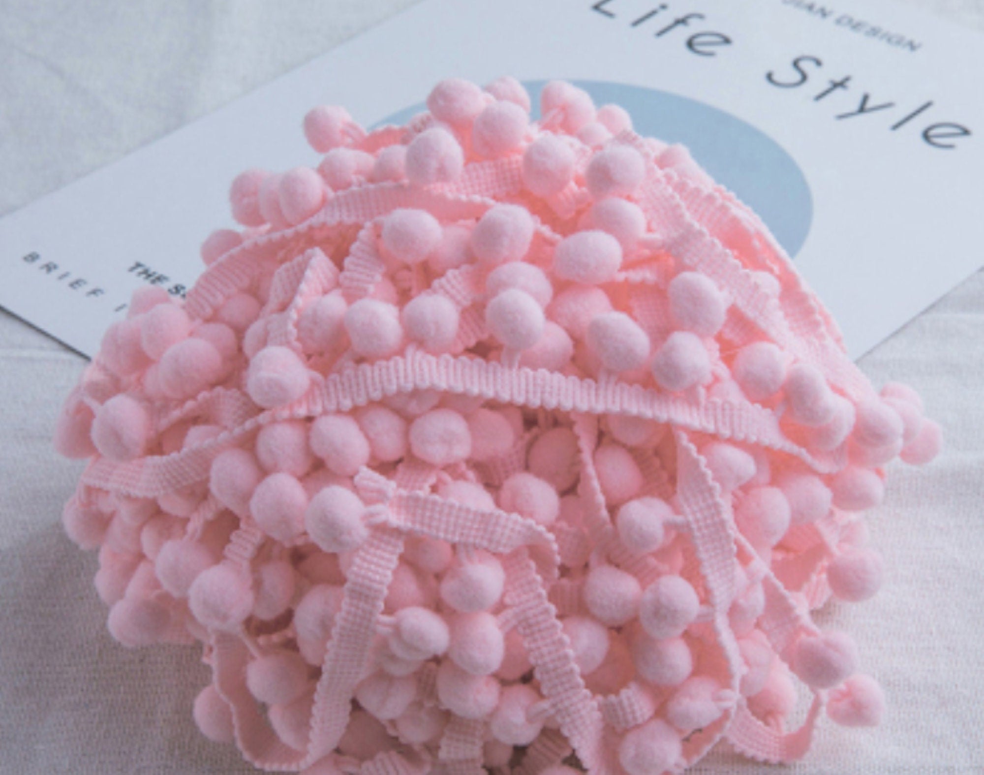 5 metres / Pom Pom Lace Trim, Ball Ribbon, DIY Crafts Sewing Garment, Pillow Sewing Decorative Accessories,  Fringe Ribbon  T006