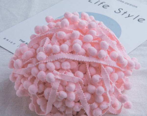 5 metres / Pom Pom Lace Trim, Ball Ribbon, DIY Crafts Sewing Garment, Pillow Sewing Decorative Accessories,  Fringe Ribbon  T006