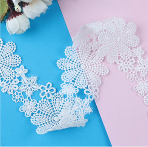 3 Meters / 4.5cm Off White / Lace Trim  LF102