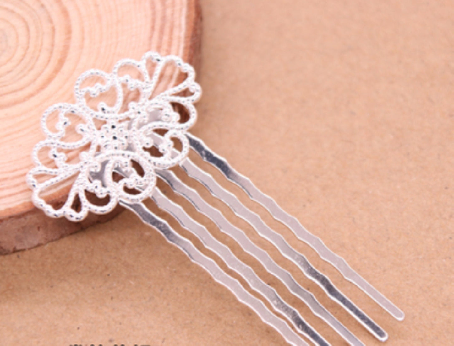 4 pcs / Plain Hair Combs  HC060