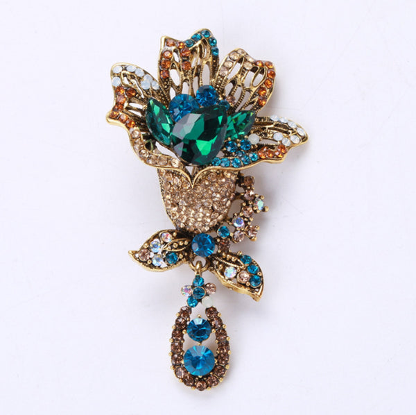 7.4 x 4.2cm / Crystal Brooch  BR0793