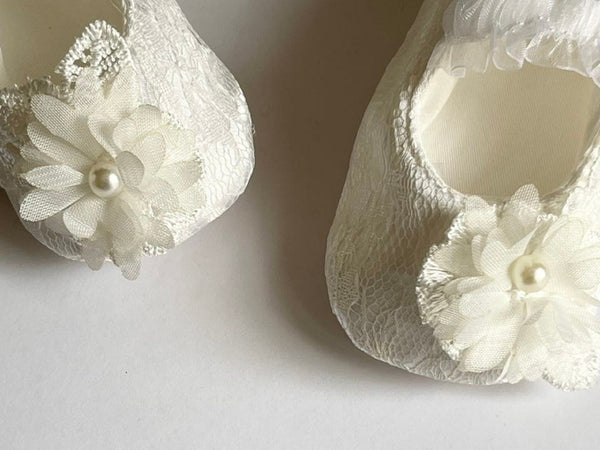 Pure White Baby Shoes, Christening Lace Baby Shoes   BS009