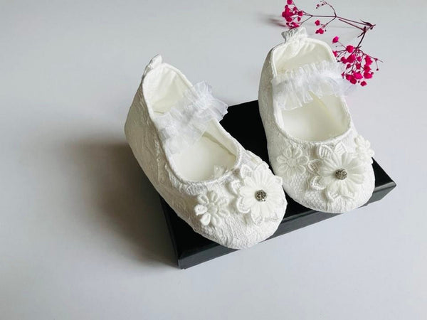 White Baby Shoes   BS024